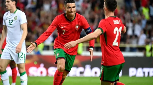 VIDEO: Cristiano Ronaldo, det är löjligt! Al-Nassr-stjärnan gör drömmål när Portugal värmer upp inför EM 2024 mot Republiken Irland